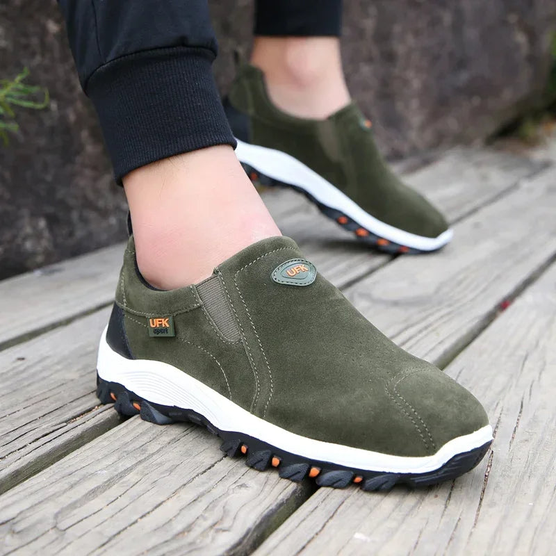 Herren-Outdoorschuhe mit Profilsohle und Schlupfdesign – Mack