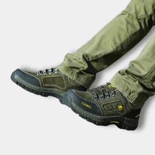 Outdoor-Boots mit Profilsohle und Hakenösen für Herren – Aldo