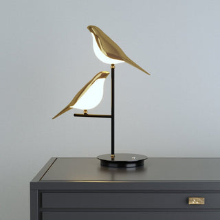 Kreative LED-Tischleuchte im Vogelstil