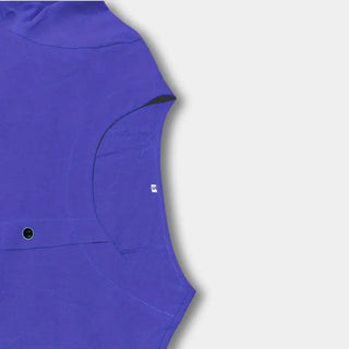 Asymmetrisch geknöpftes T-Shirt mit Rundhalsausschnitt für Damen – Janine
