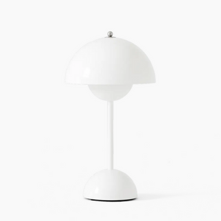 Moderne LED Tischleuchte im glänzenden Pilz Design