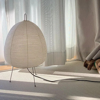 Moderne Japanische Papierlaterne als Nachttischlampe
