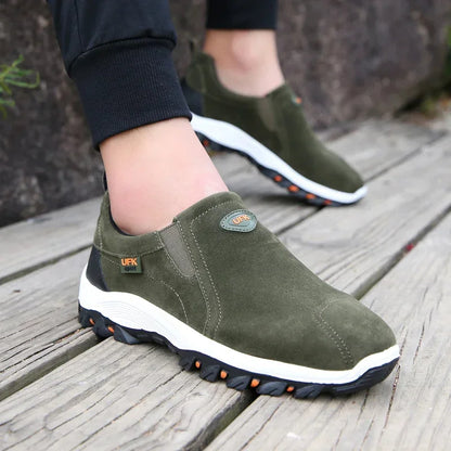 Herren-Outdoorschuhe mit Profilsohle und Schlupfdesign – Mack