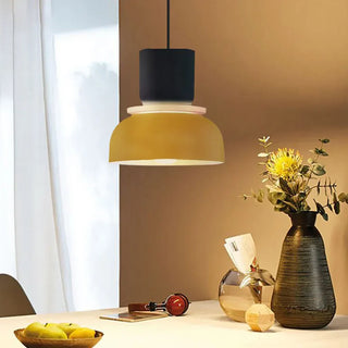 Moderne nordische minimalistische Hängeleuchten mit Farbakzenten