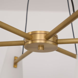 Eleganter Glas-Kronleuchter mit mehreren Köpfen