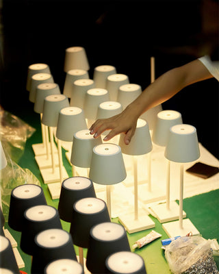 Tragbare moderne LED Schreibtischlampe