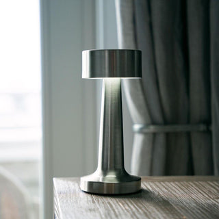 Verstellbare Tischlampen für moderne Innenräume