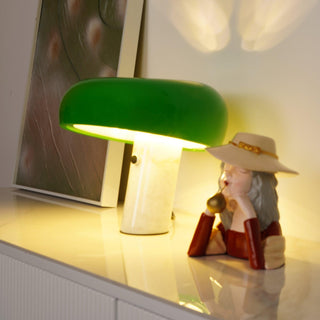 Dekorative Tischlampe mit Marmor-Details
