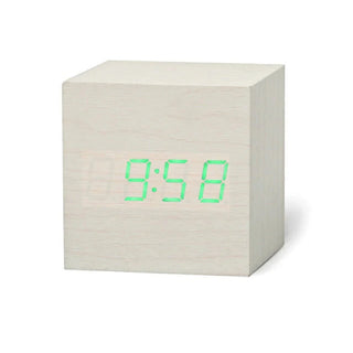 Minimalistischer LED Digitalwecker mit Holzoptik Nachtmodus USB-Anschluss
