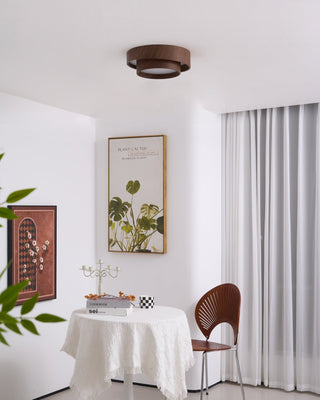 Warm leuchtende Deckenleuchte in Holzoptik