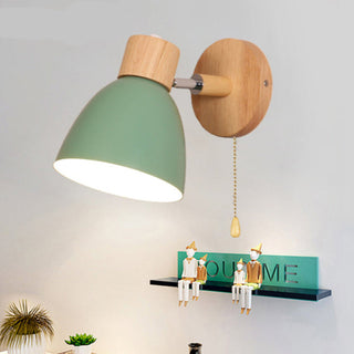 Helle Holz-Wandleuchten für moderne Einrichtung
