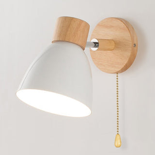 Helle Holz-Wandleuchten für moderne Einrichtung