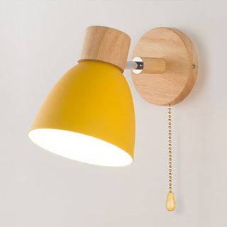Helle Holz-Wandleuchten für moderne Einrichtung