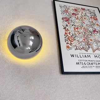 Rustikale Eisen-Wandlampe im Mittelalterstil