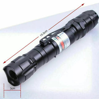 Kompakter Langstrecken-Laserpointer mit USB-Ladefunktion