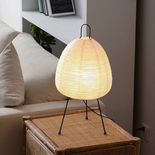 Moderne Japanische Papierlaterne als Nachttischlampe